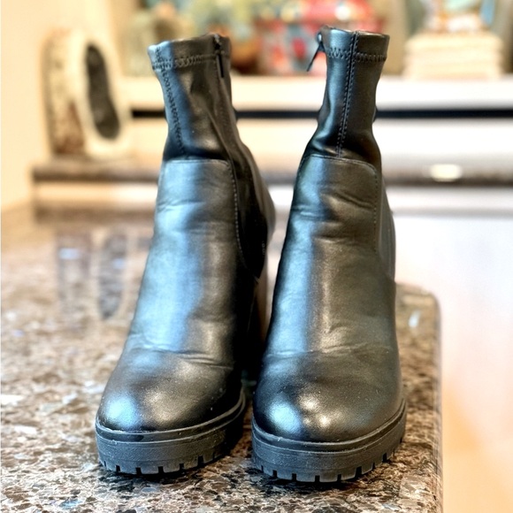 Steve Madden Black Heeled Boots - Picture 1 of 7